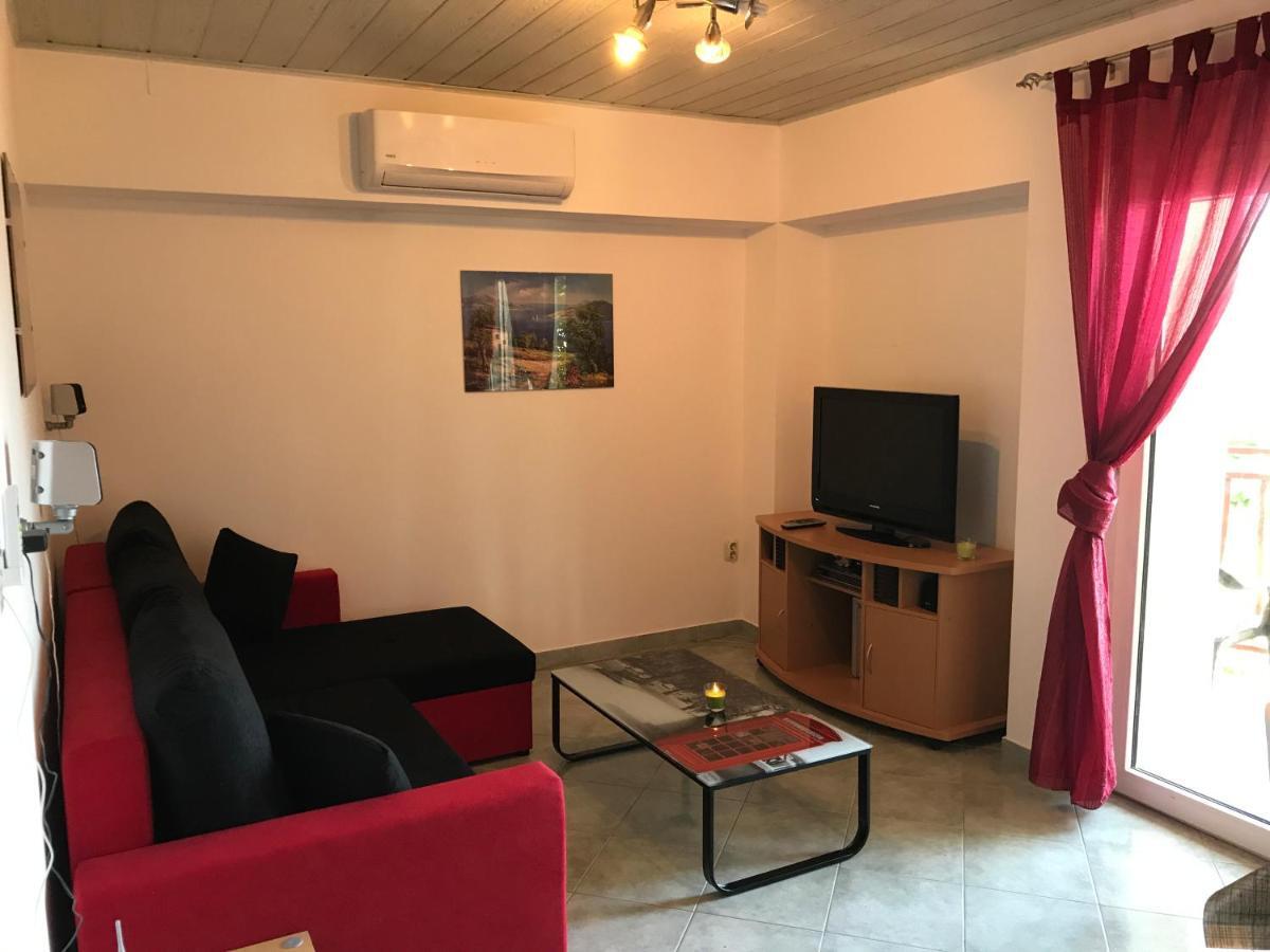 Grdelin Apartment Omiš Exterior foto